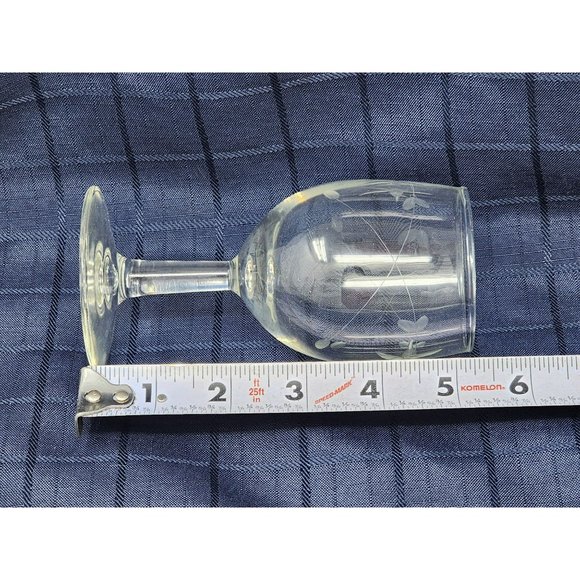 Vintage Leaves/Berries Etched Wine Glass & Etched Flower/Leaves Glass‎ Vase - Picture 10 of 10